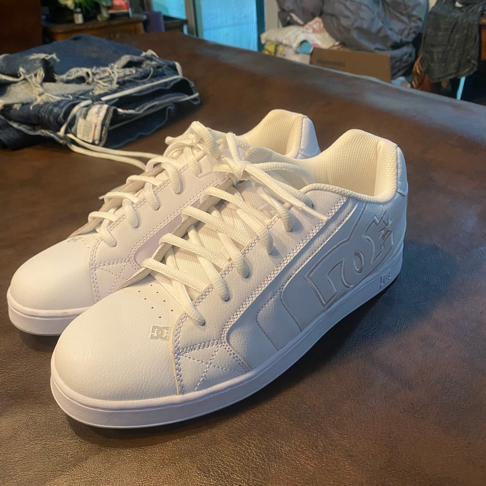 White DC Shoes